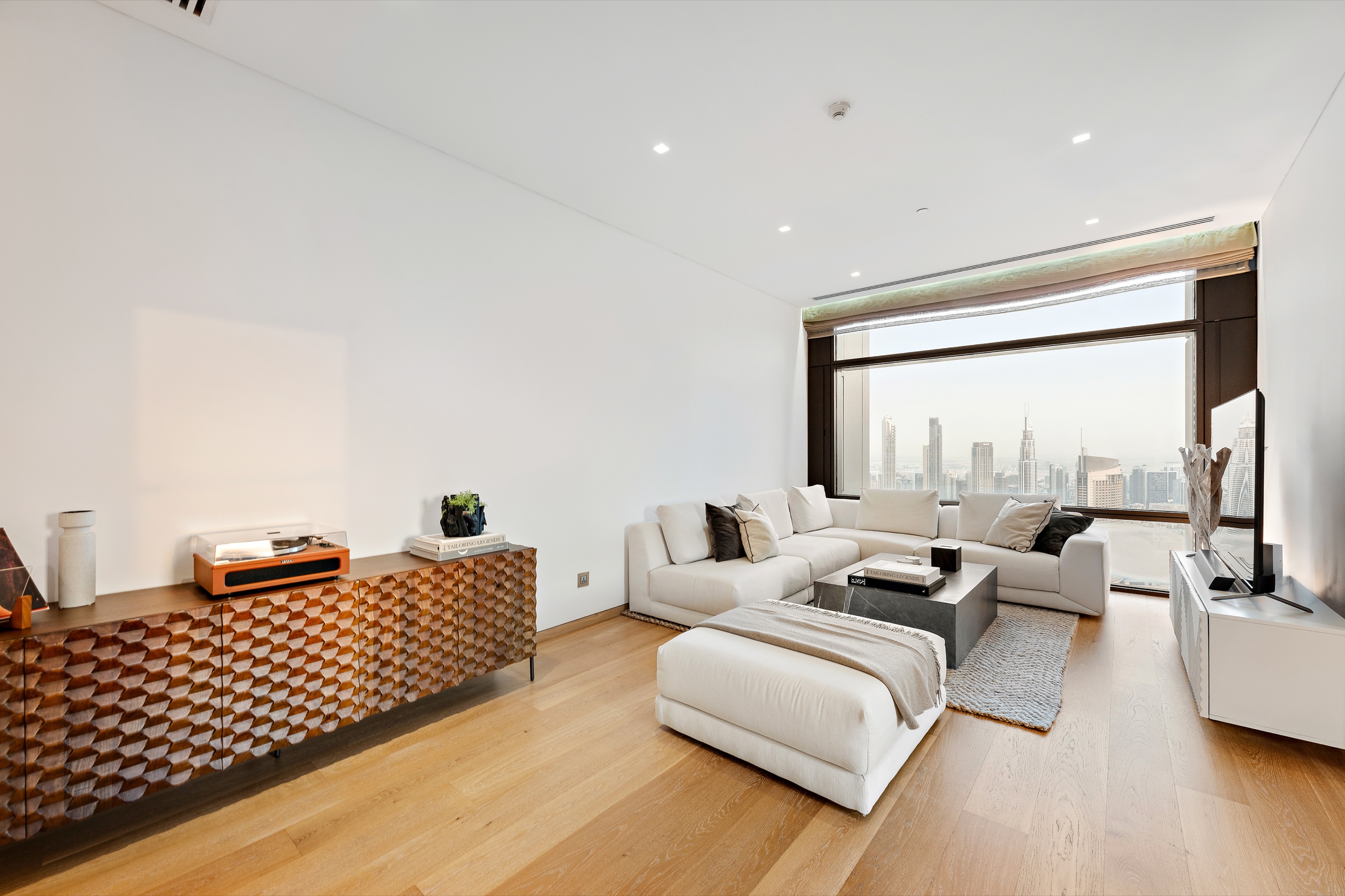 Apartment Photograph 6