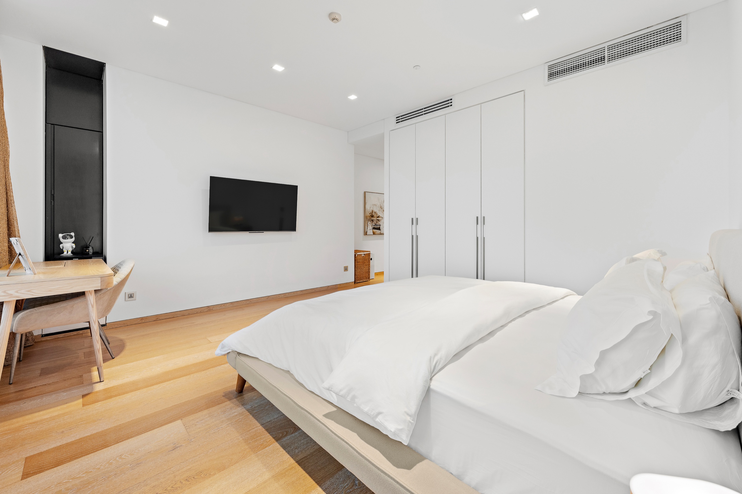 Apartment Photograph 10