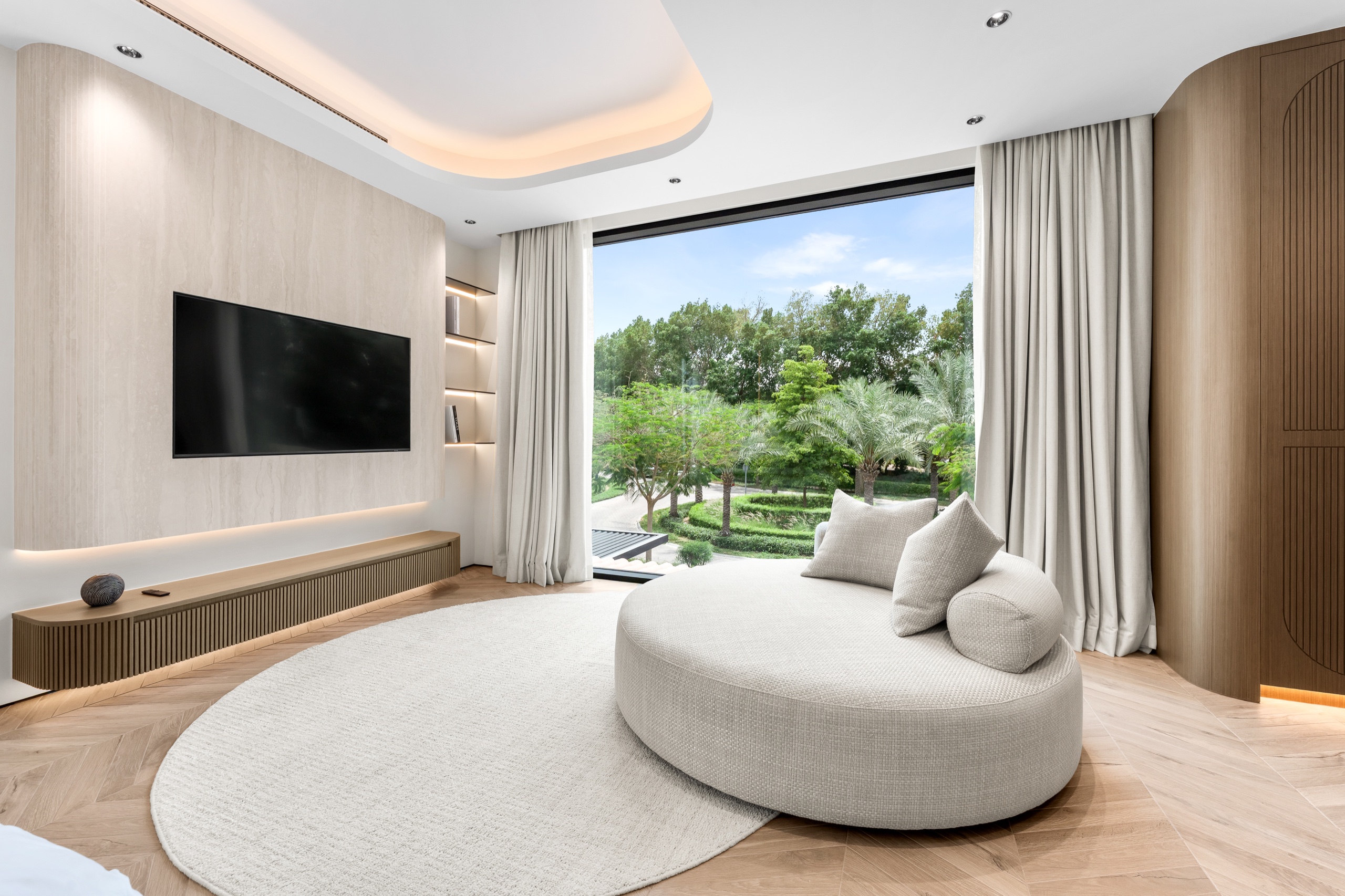 Bedroom Window Lounge